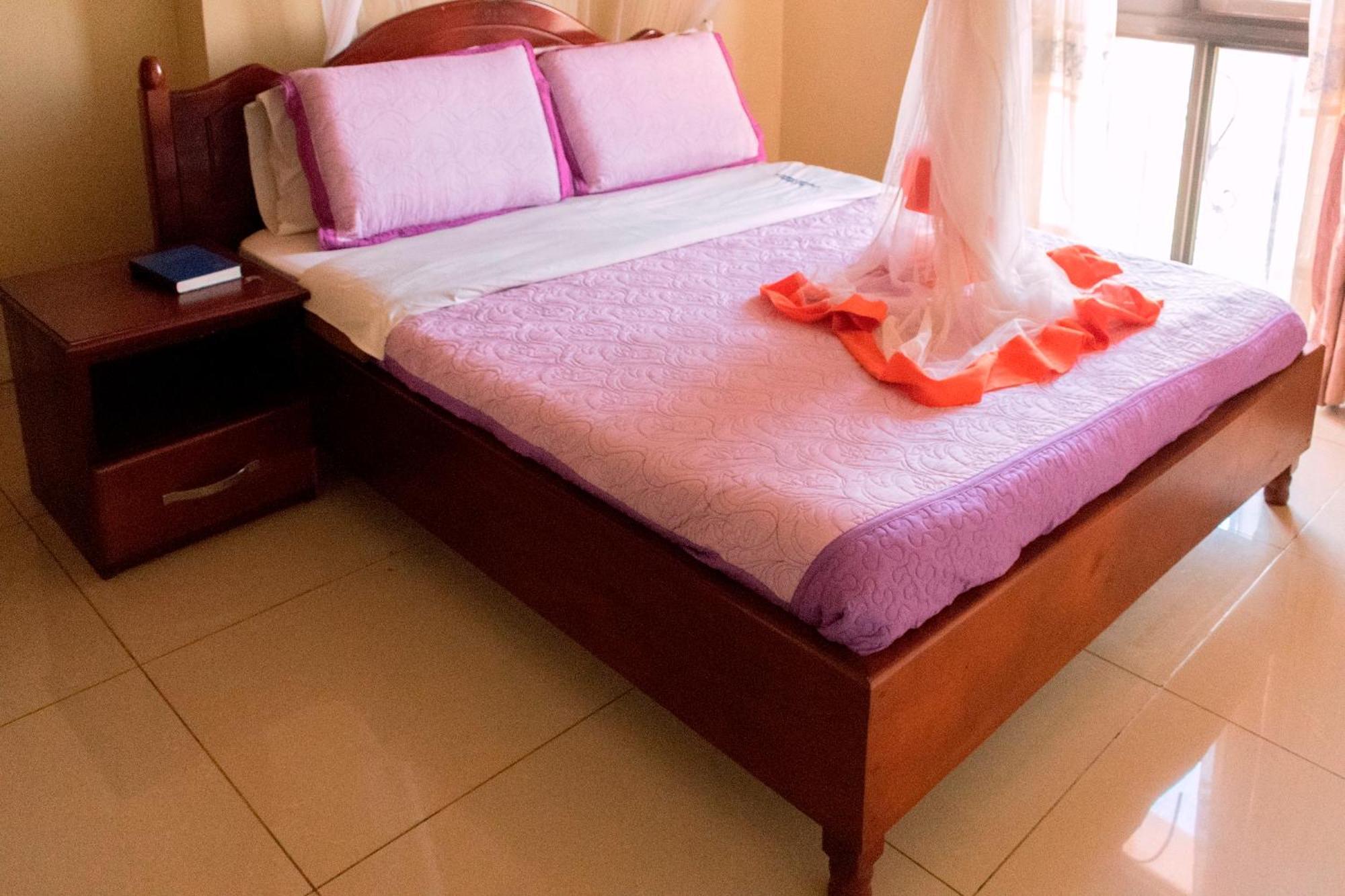 Kahondo Buffalo Hotel Kampala Makerere Luaran gambar
